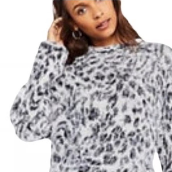 Ann Taylor Snow ⛄️🐆Leopard- L - Picture 2 of 6